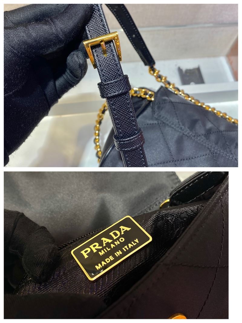 Pra*a tote bags
